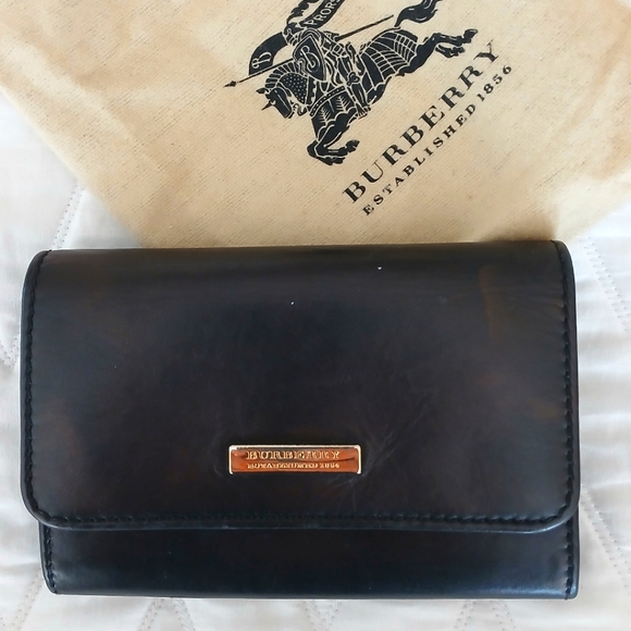 Burberry Handbags - New-Authentic-Burberry LEATHER wallet w/ Signature Gold Tone Hardware-front snap